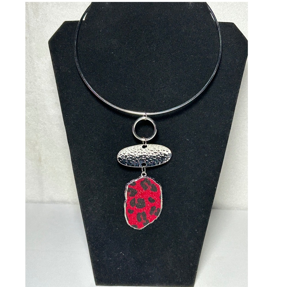 Silver tone Choker Necklace Red Leopard hair Pendant Statement animal Print Bold